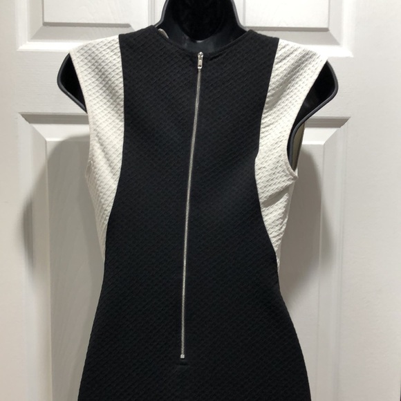 Simple but cute black and white dress - Picture 4 of 5